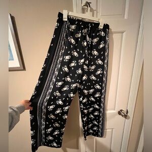House of Harlow silk feeling pants